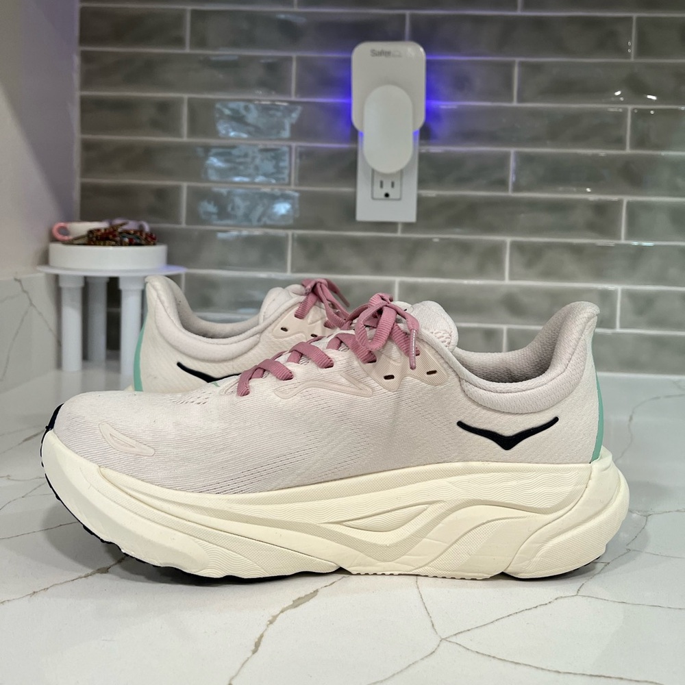 Hoka Arahi 8 Running Shoes Women’s Size 8.5B Color Rose Cream/Alabaster - Picture 5 of 9